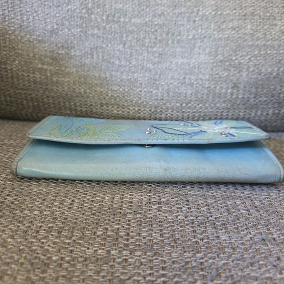 Fossil Light Blue Floral Embroidered Wallet - Picture 3 of 15